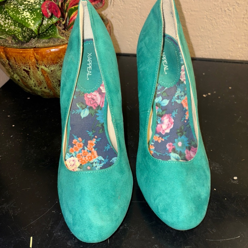 Xappeal Turquoise Suede Pumps